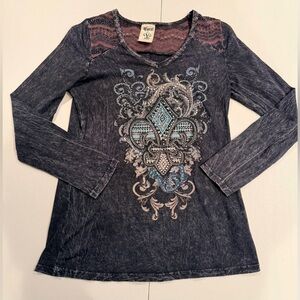 Vocal | ladies rhinestone embellished designer t-shirt. Size: L